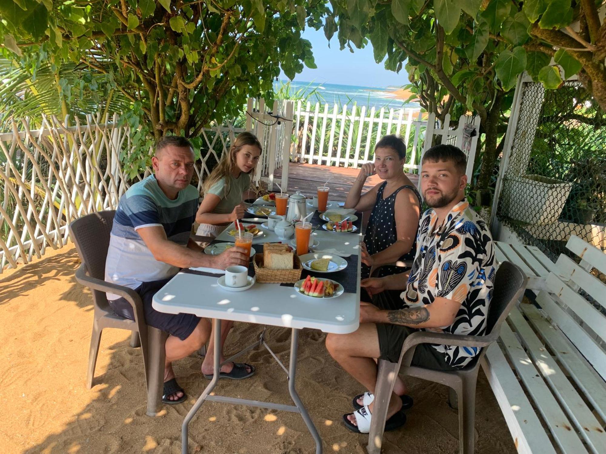 Ashen'S Beach House Boossa Ngoại thất bức ảnh